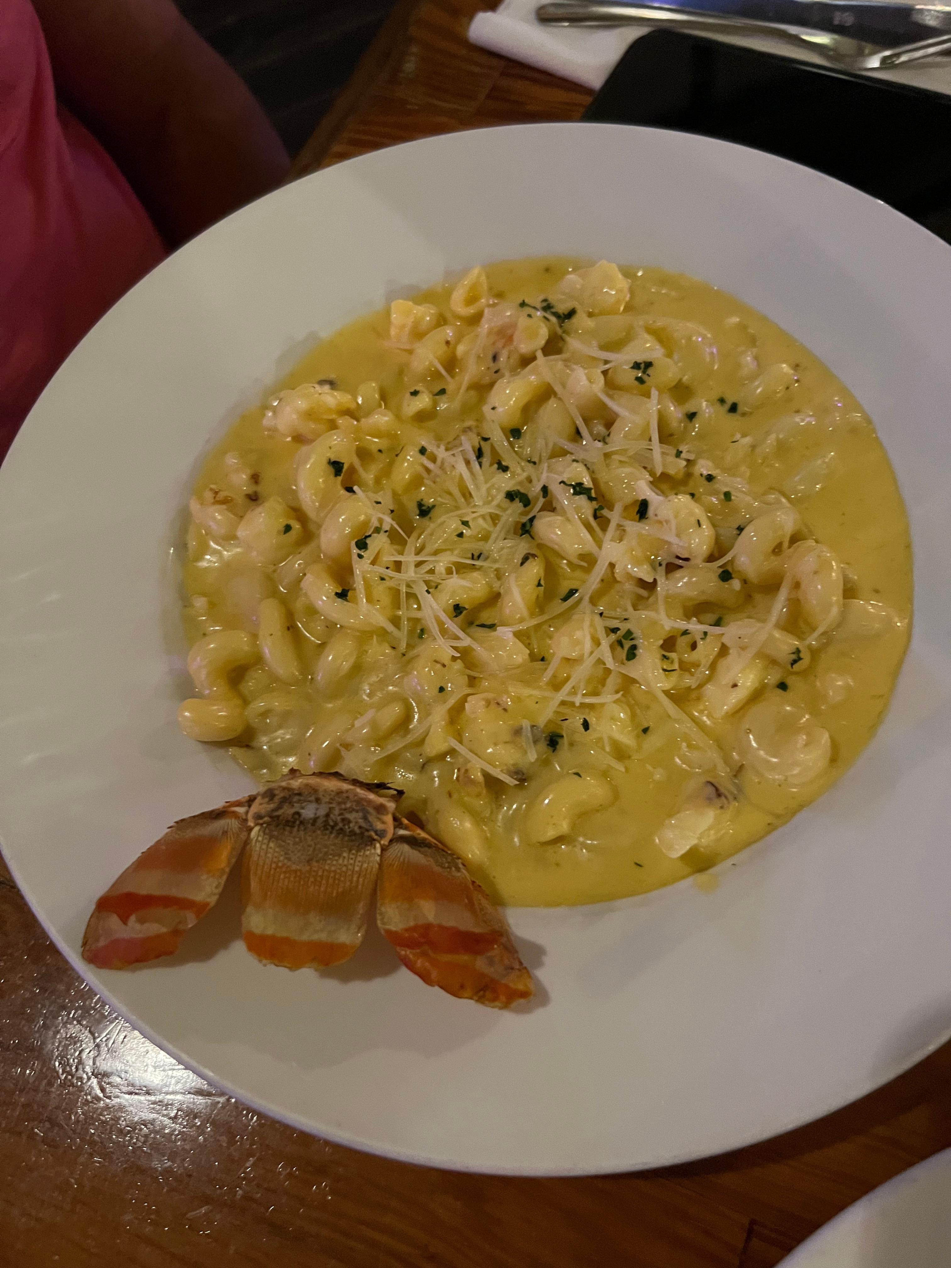 Lobster Mac n cheese 