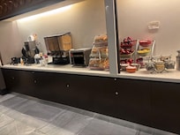 Breakfast counter