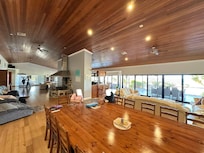 Dining/lounge/reading area