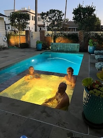 Hot tub and pool thoroughly enjoyed !