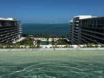 Roof top pool