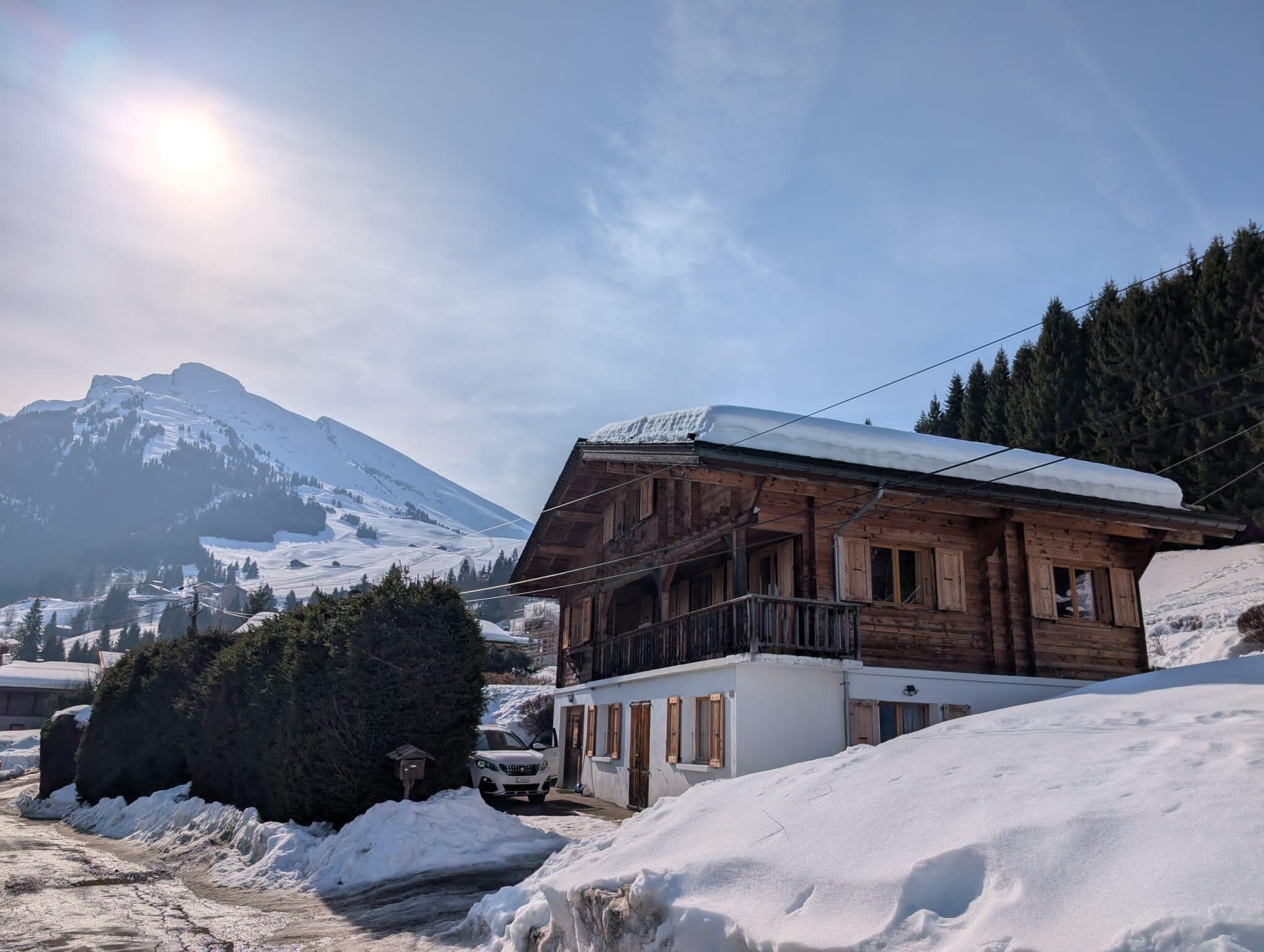 Le chalet vu depuis la route 