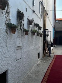 Entry path to Dat Chrifa door