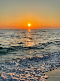 Sunsets are what they advertise!