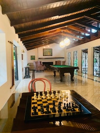 Sala de entretenimientos del hotel