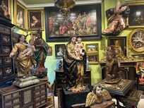 Antique shop at the nearby Rastro fleamarket