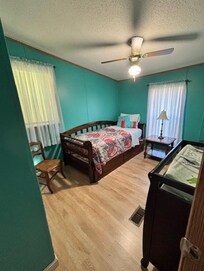 3rd bedroom with trundle bed to sleep 2