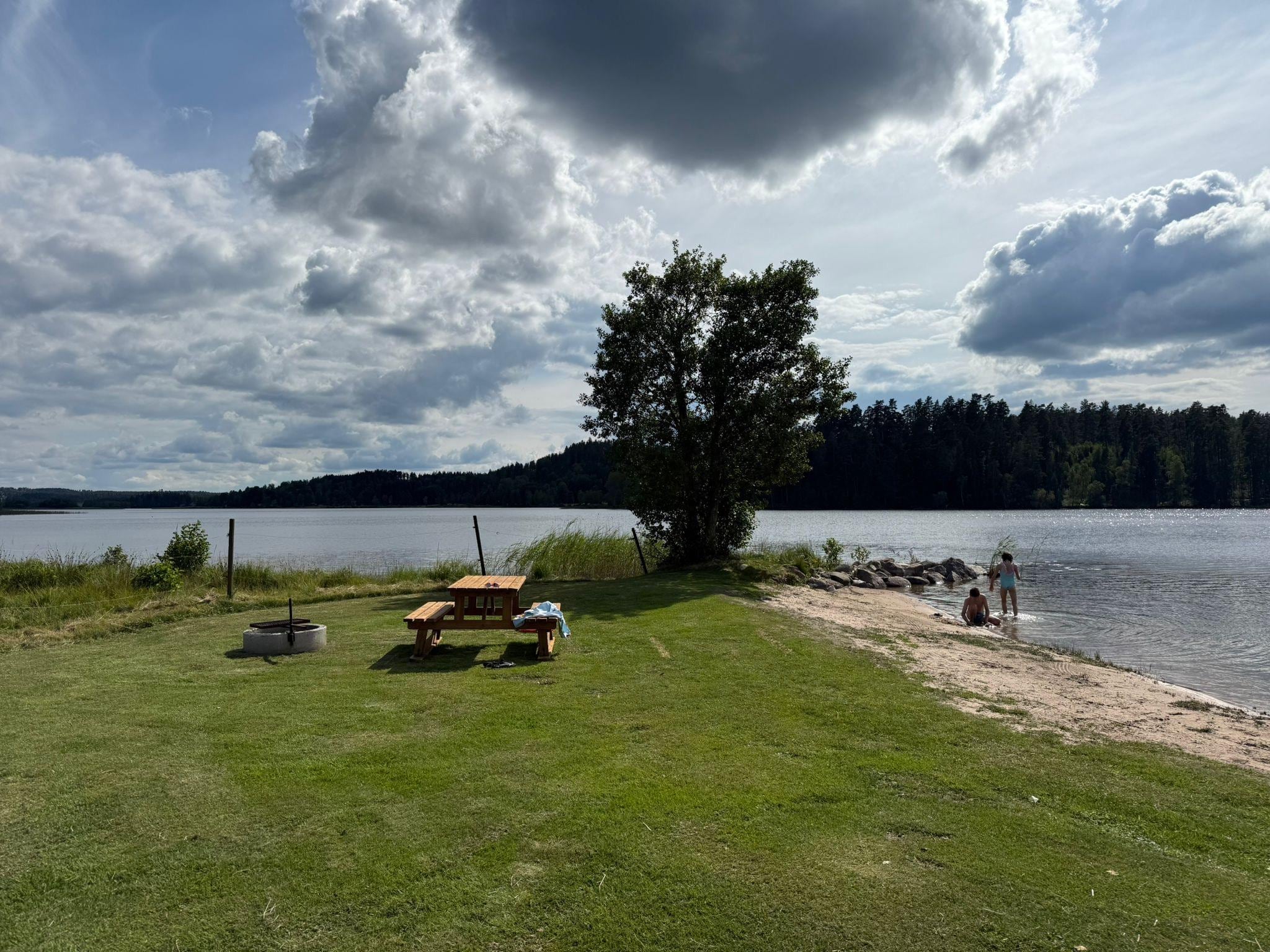 Badestelle mit Picknickplatz