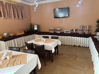 Breakfast buffet not done when few guests.