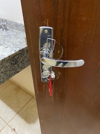 Porta arrumada com clipes