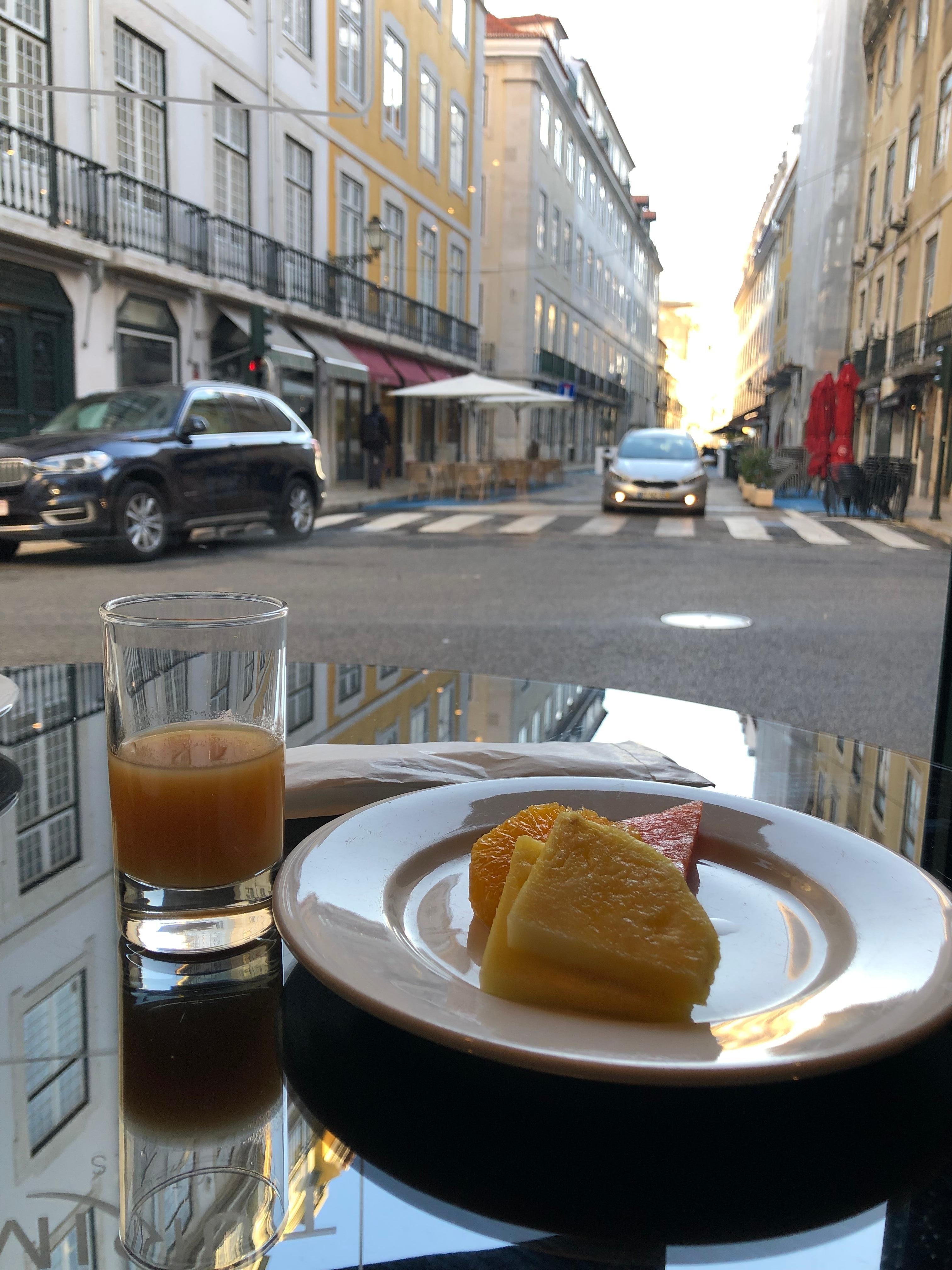 Café da manhã com vista e sabor.