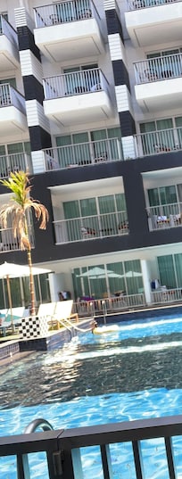 Swim-Up Zimmer mit direktem Poolzugang