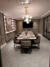 Society table restaurant