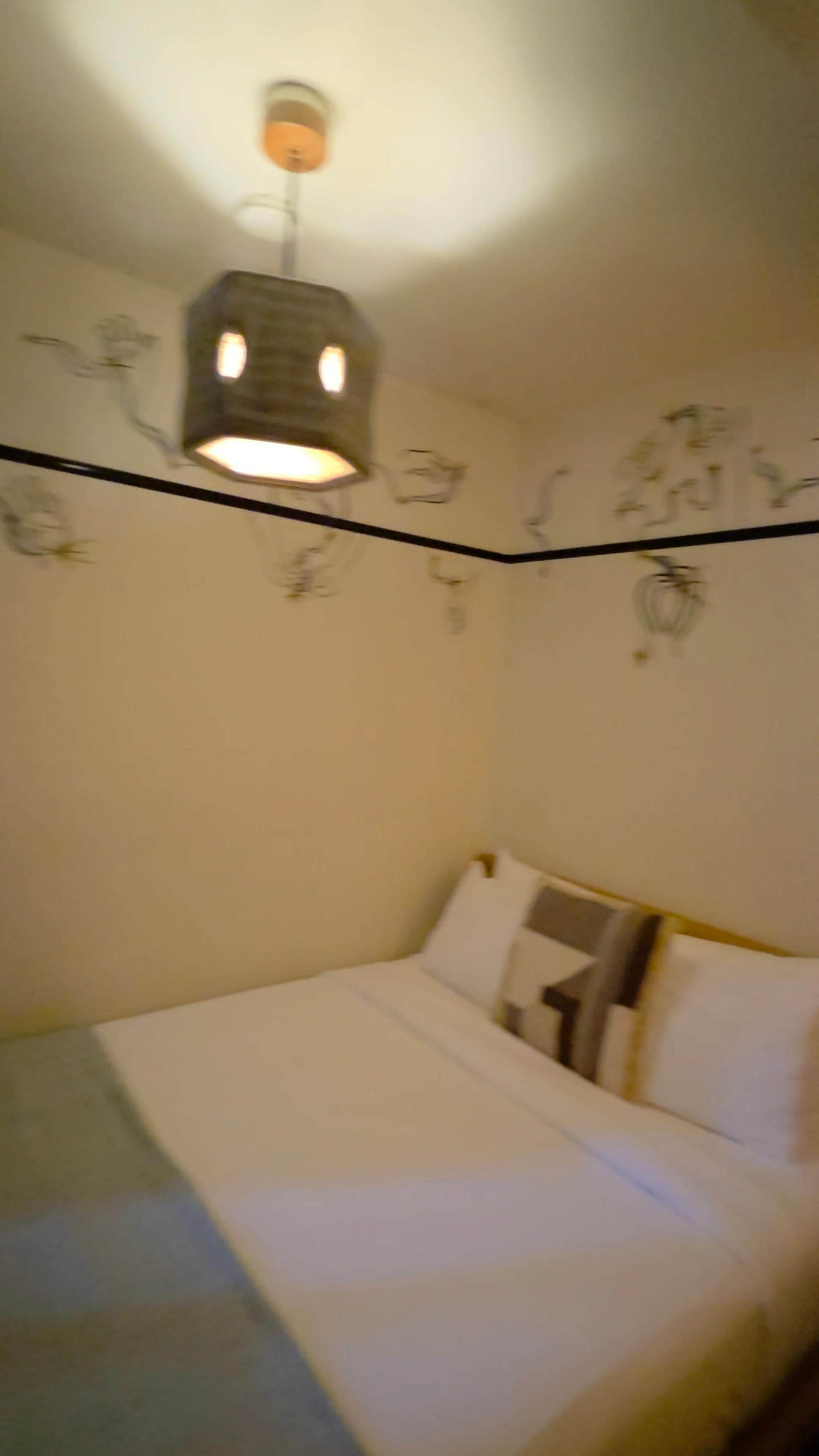 Room, Queen Bed (937)