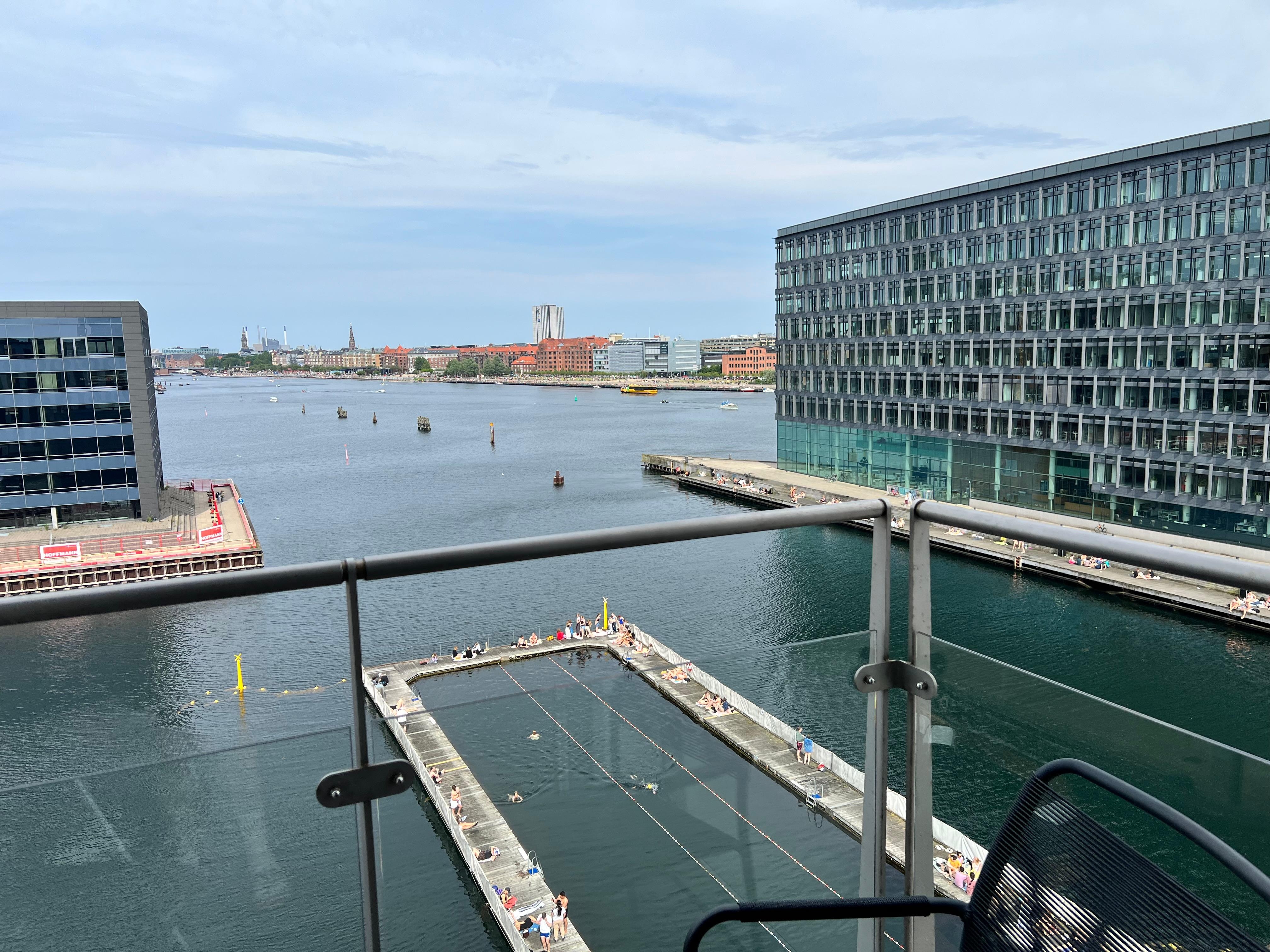Junior suite harbor views 