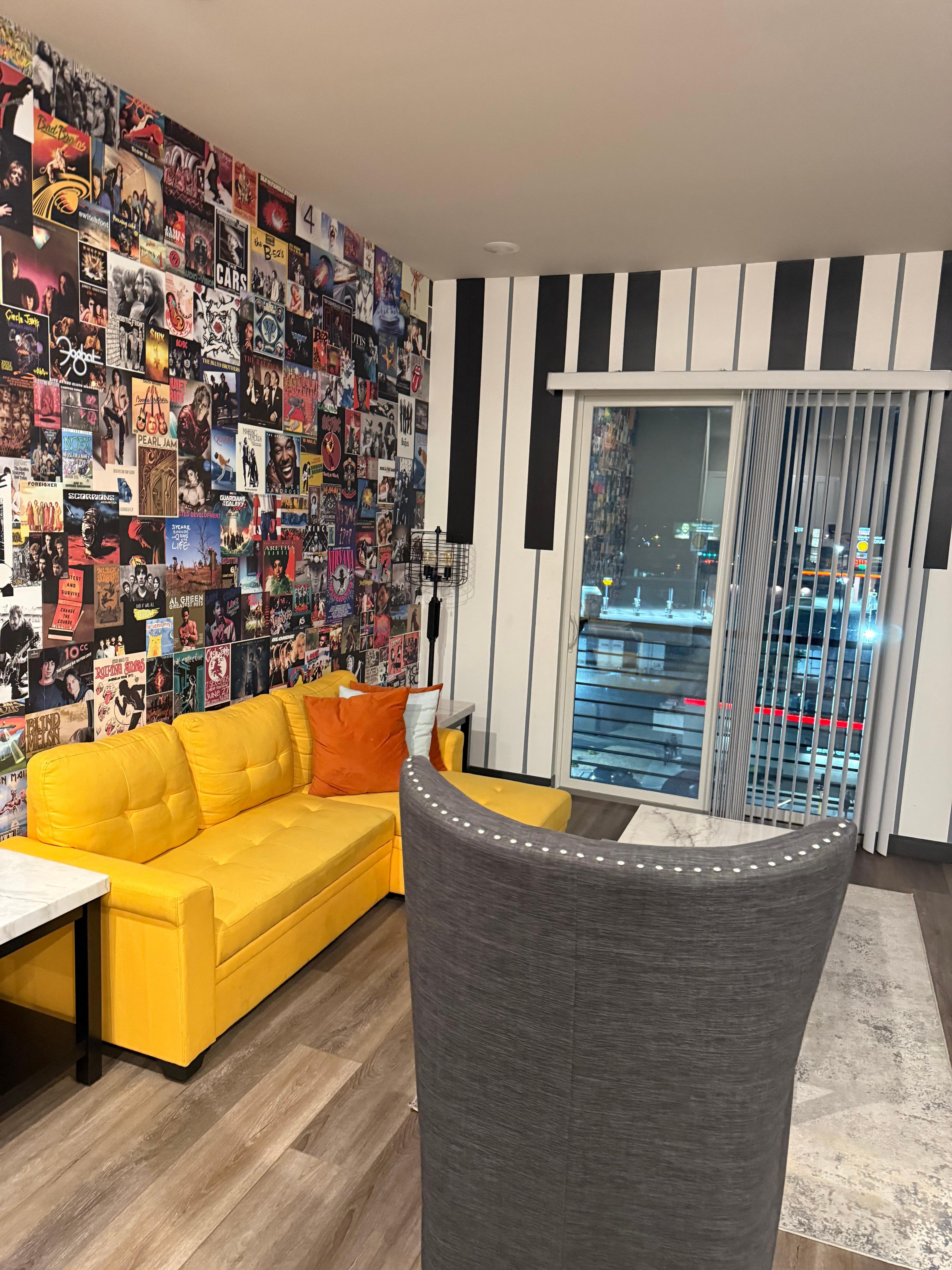 Living room for room 512 