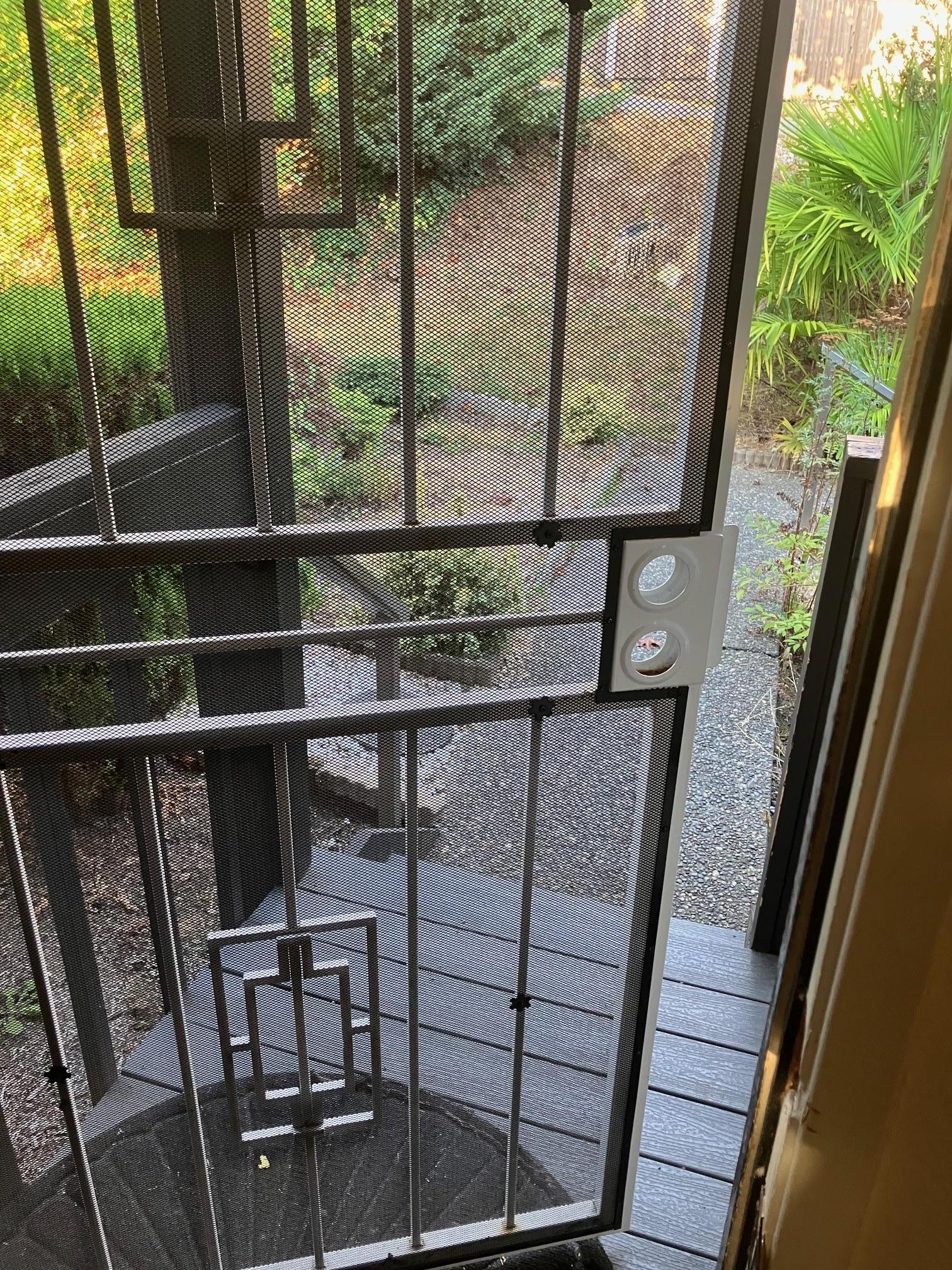 Front door screen door with no knob or lock