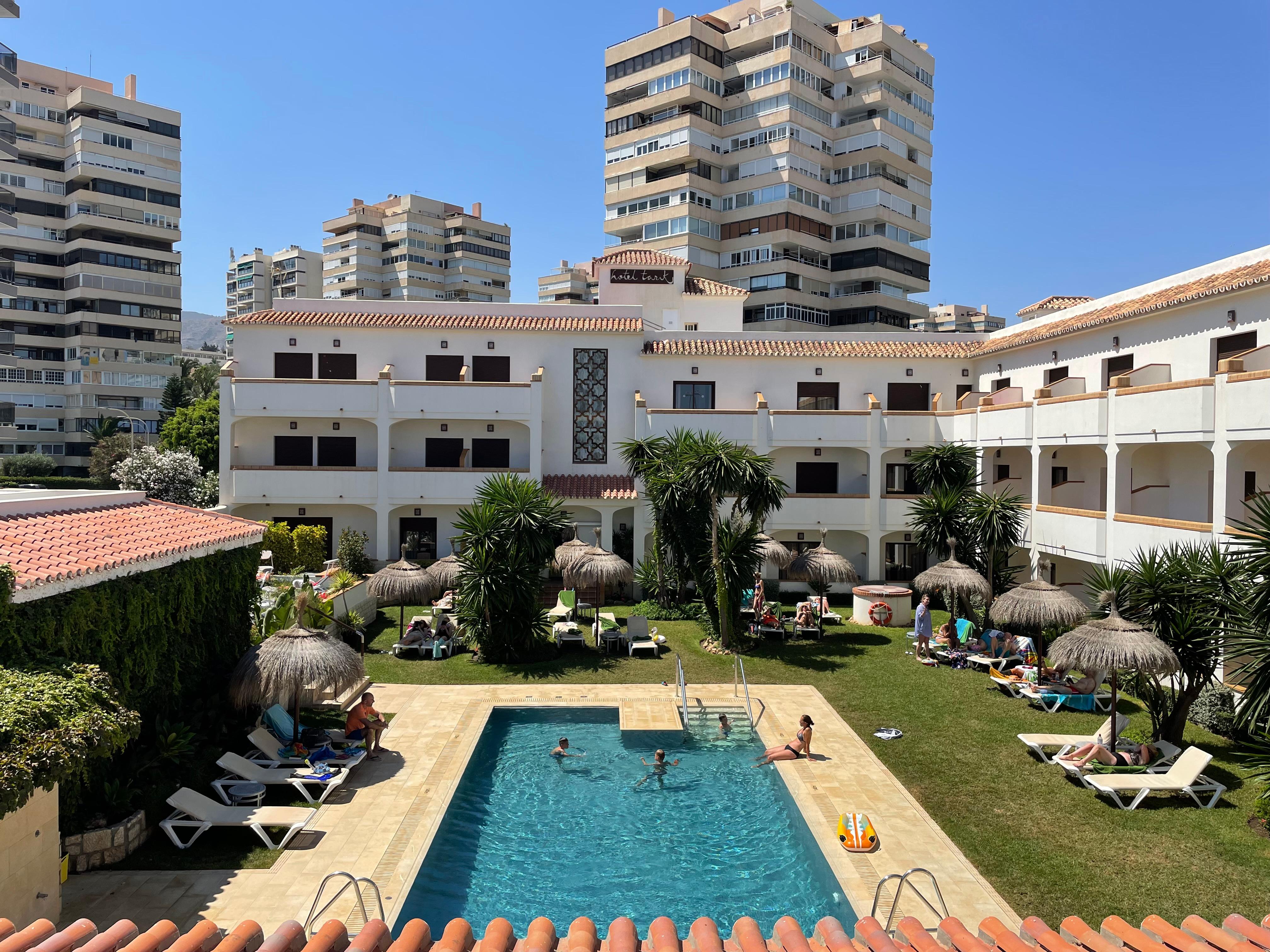 The garden and pool area