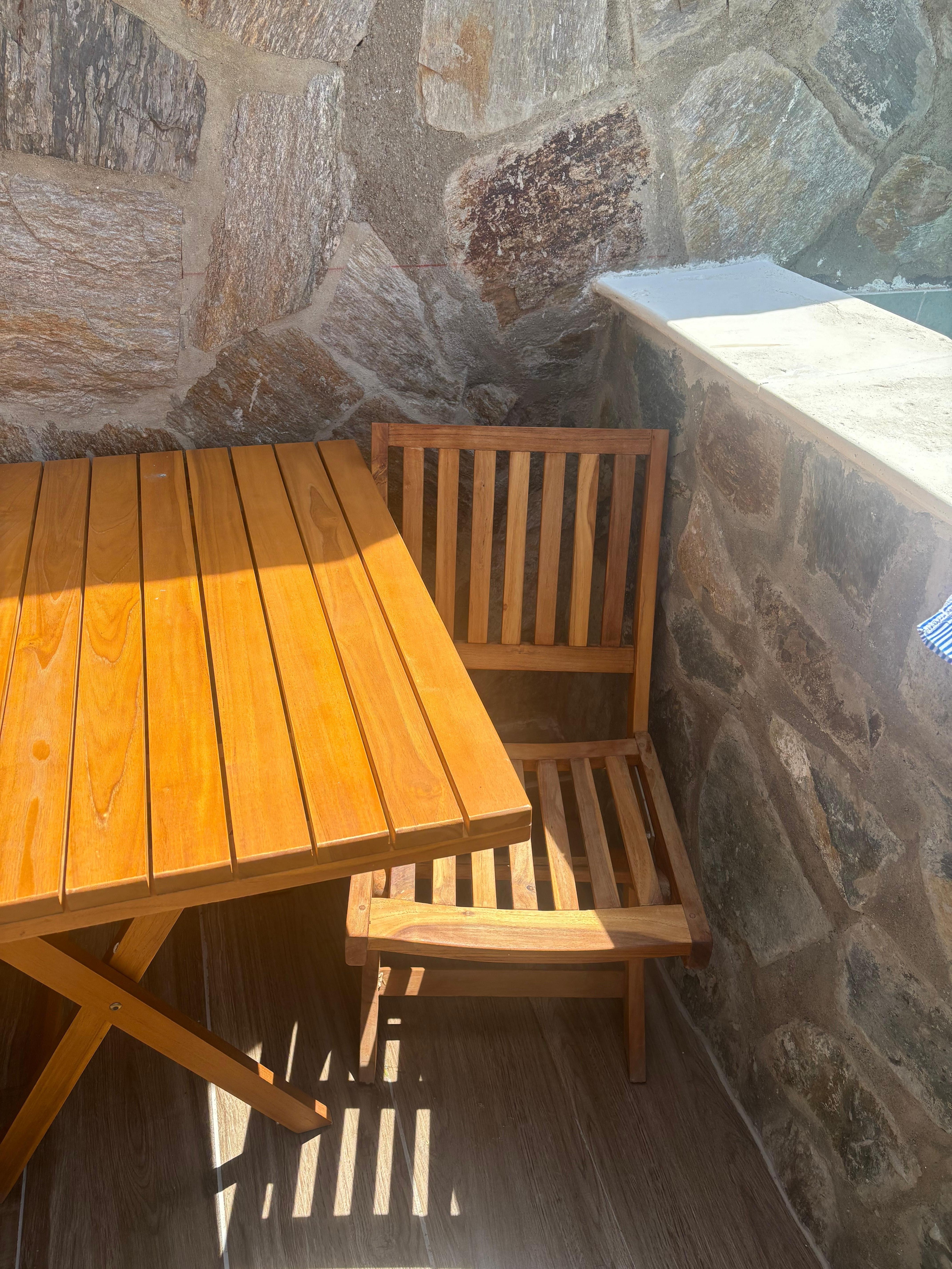 Tight squeeze next to private pool