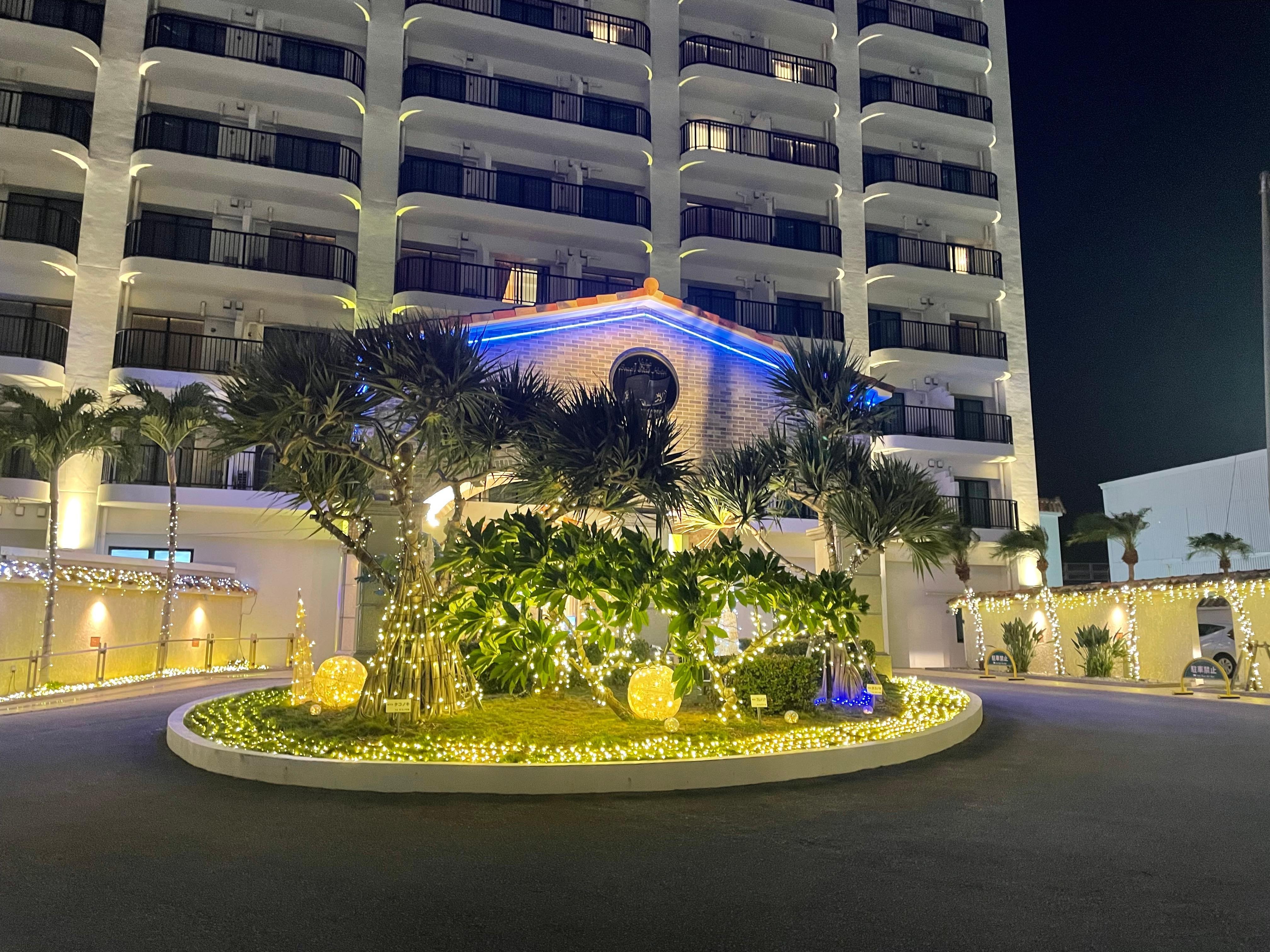 夜のエントランス