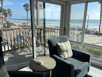 Corner window-more views