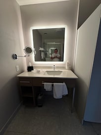 Vue dans la salle de bain