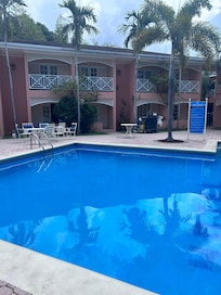 Pool very cozy.. tranquility