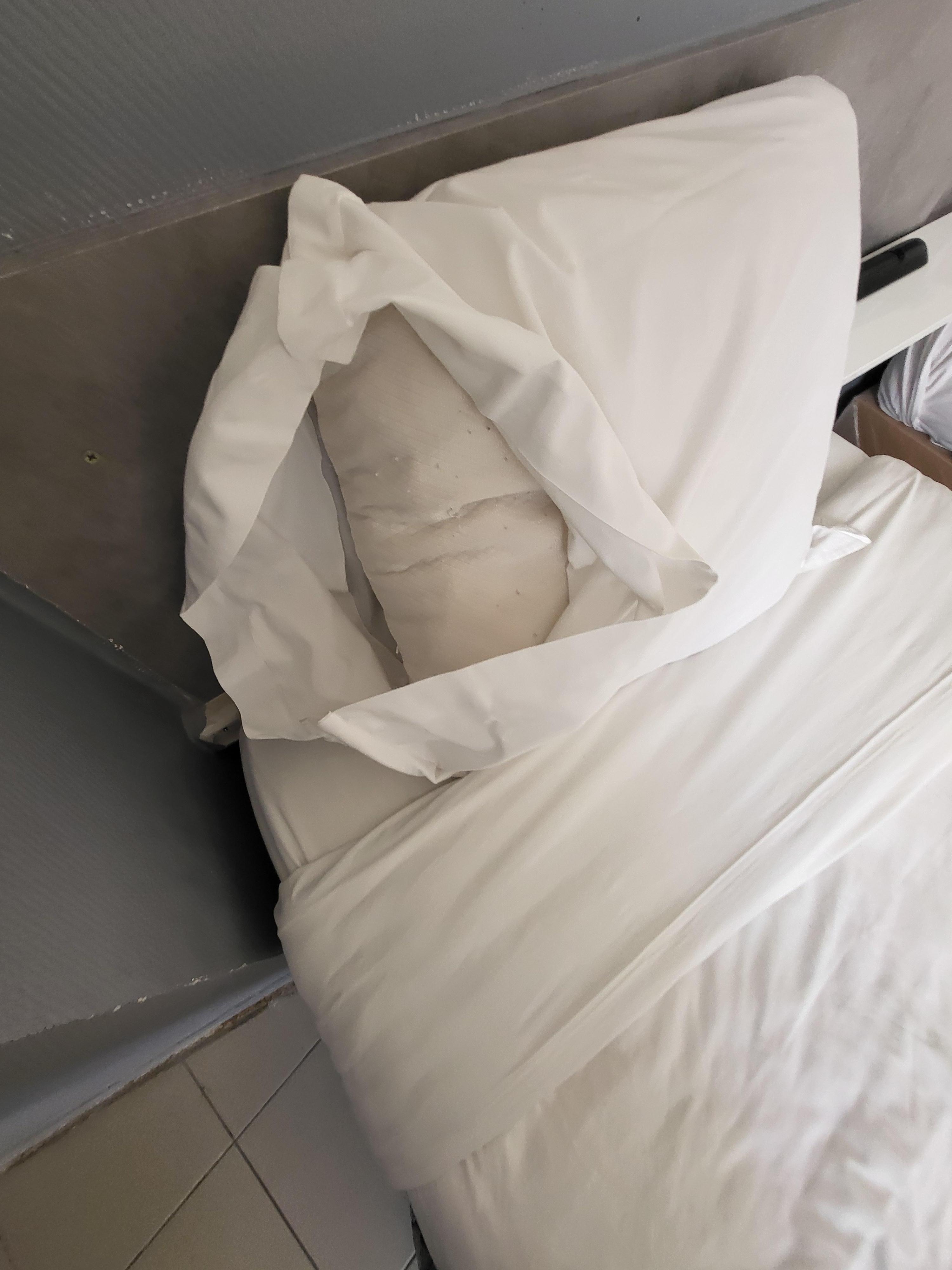 Kissen sehr schmuddelig