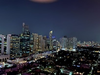 The beautiful skyline while enjoying dinner.