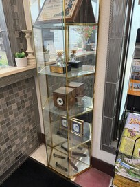 Dusty showcase