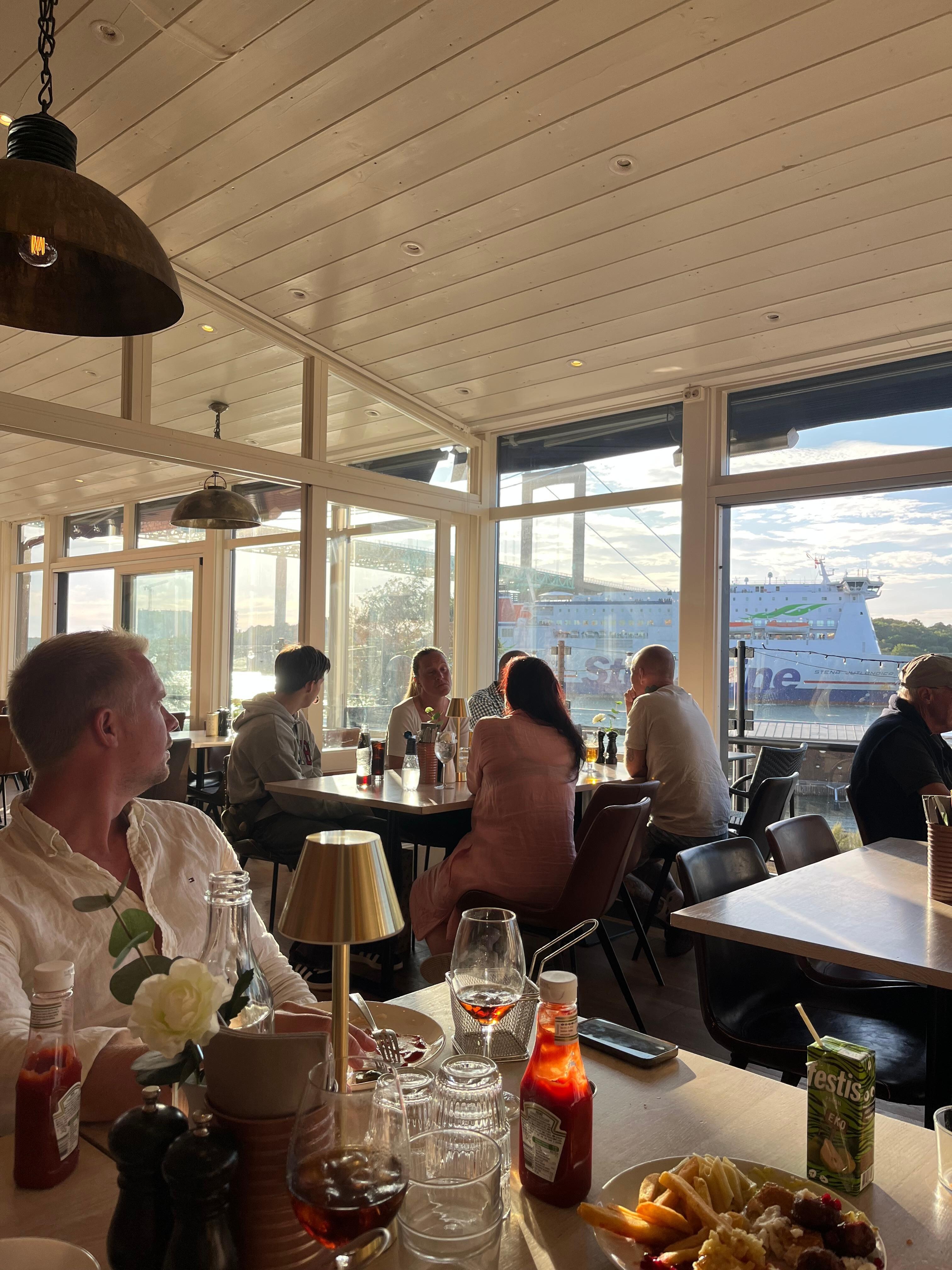 aftensmad i restauranten 