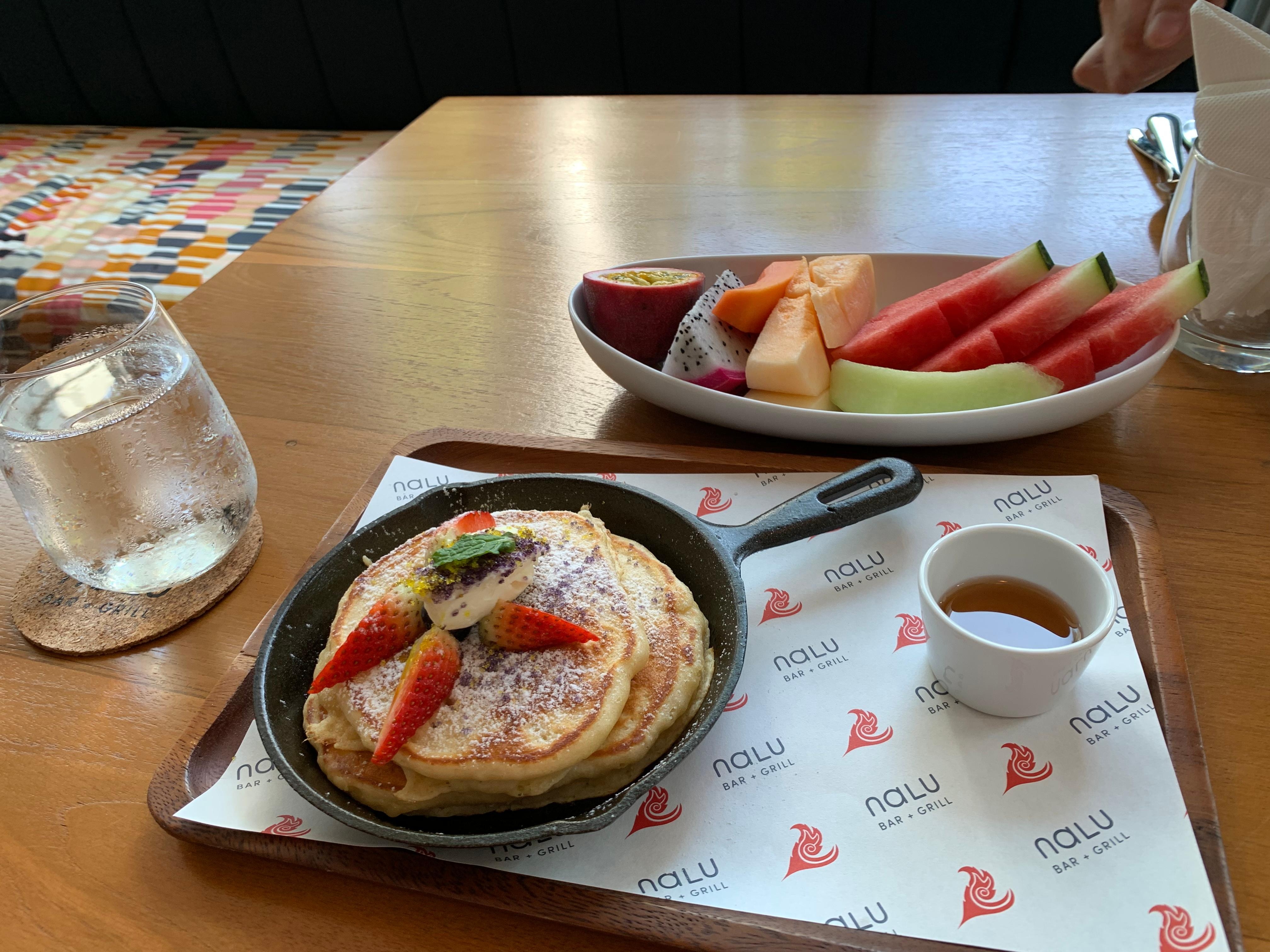 朝食のパンケーキ