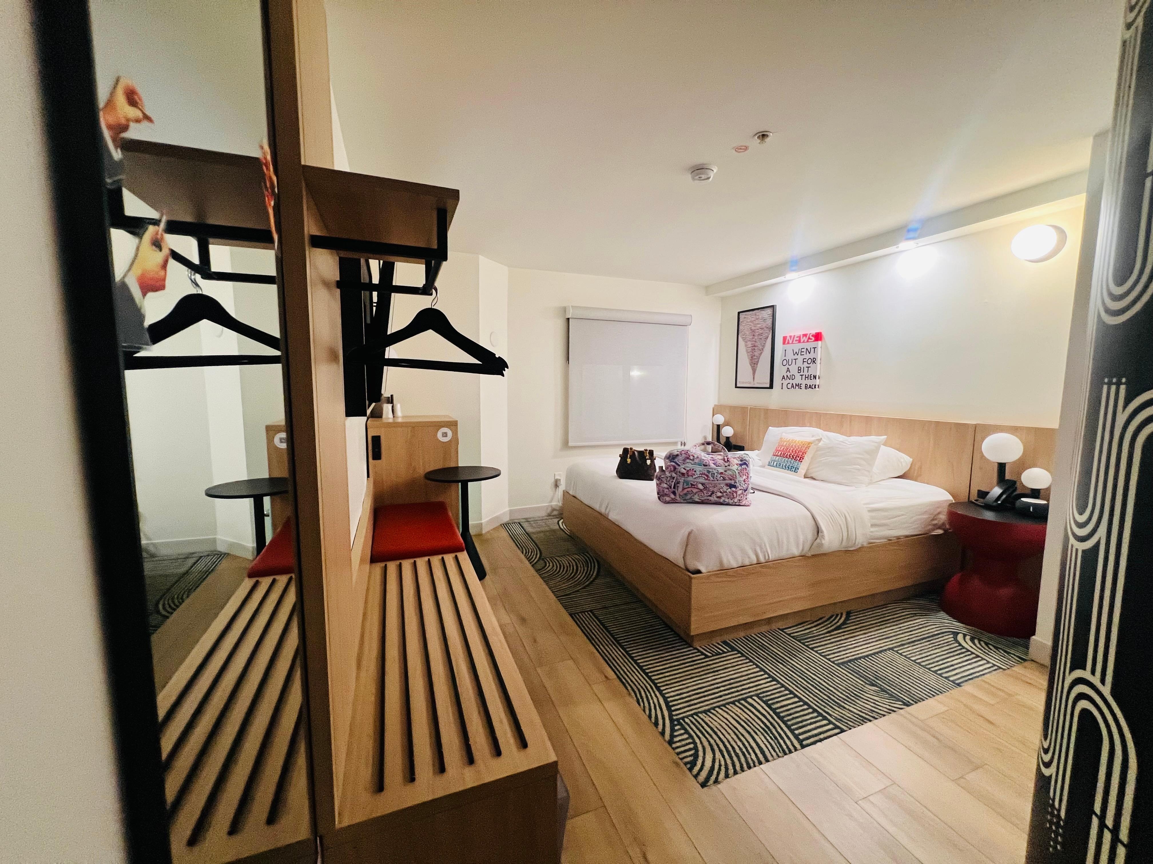 King Bed / solo - double only 