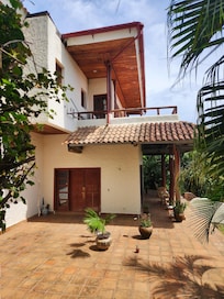 Front of the house from the main road.