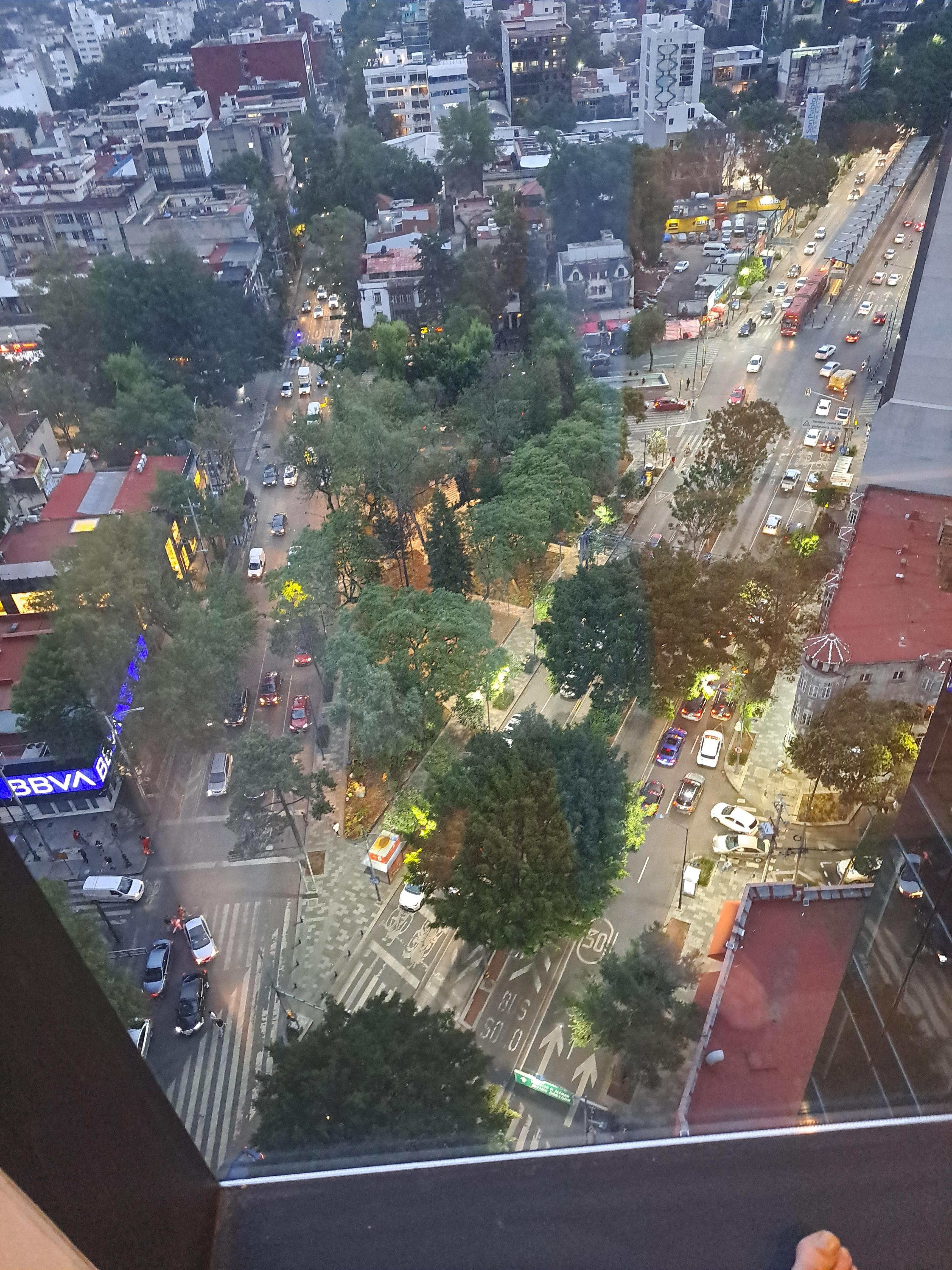 These 2 streets criss cross directly in front of the hotel.It is very noisy if you ard facing Insurgentes. But still a nice place the roof top iffers a 360 view of the city.It was a great place to watch ghe lightning show during a rain storm .
