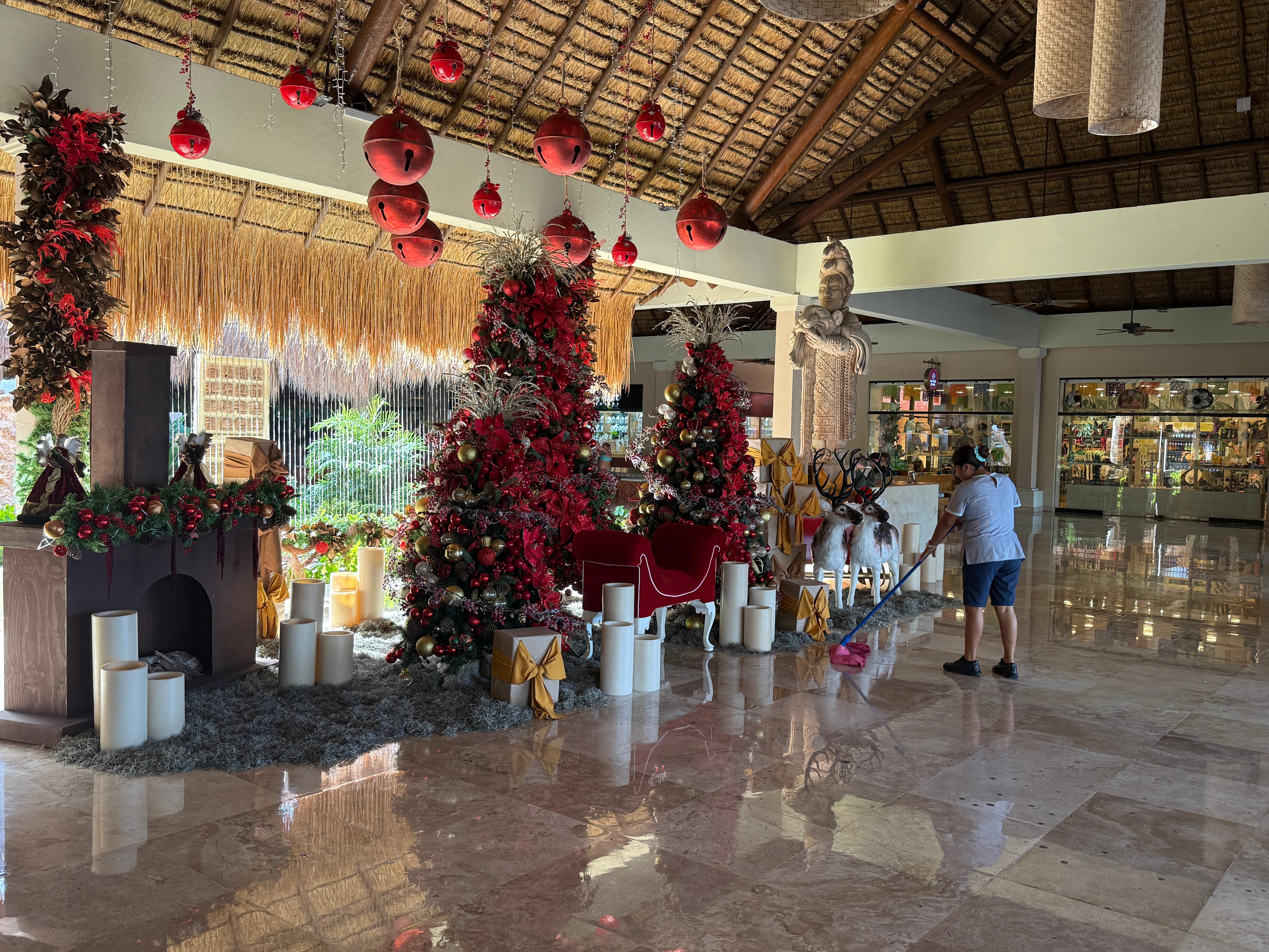 Beautifully decorated for the holidays. 