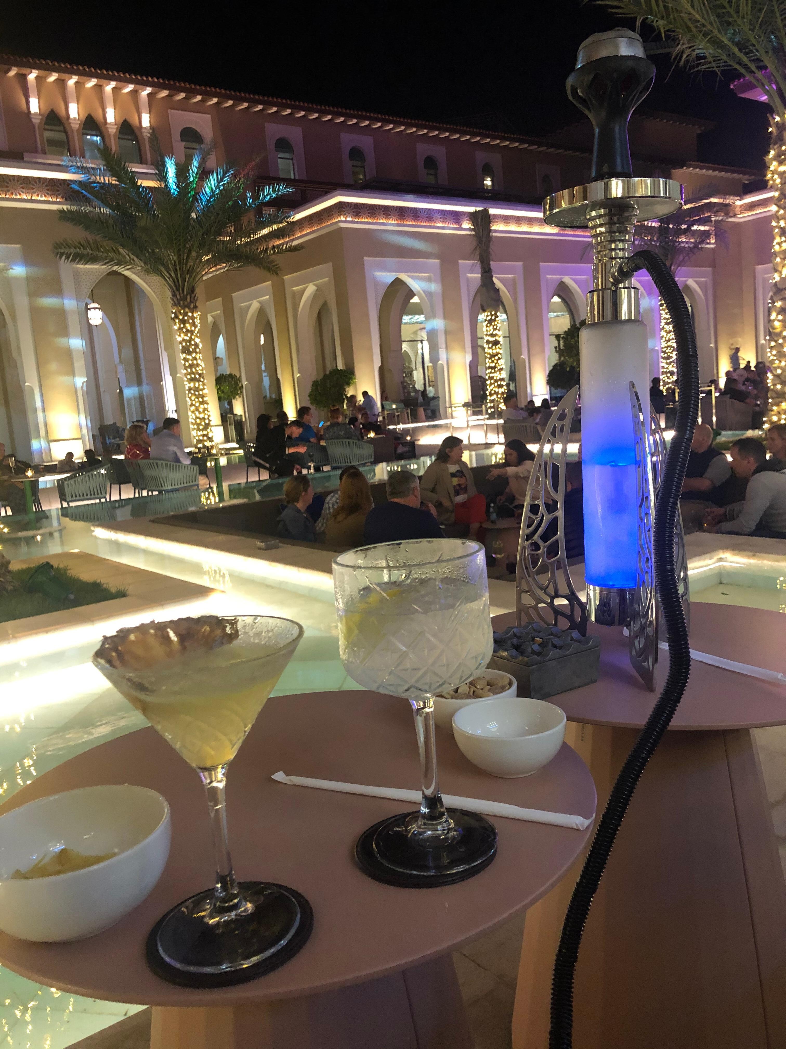 Apéritif au bar de la réception 