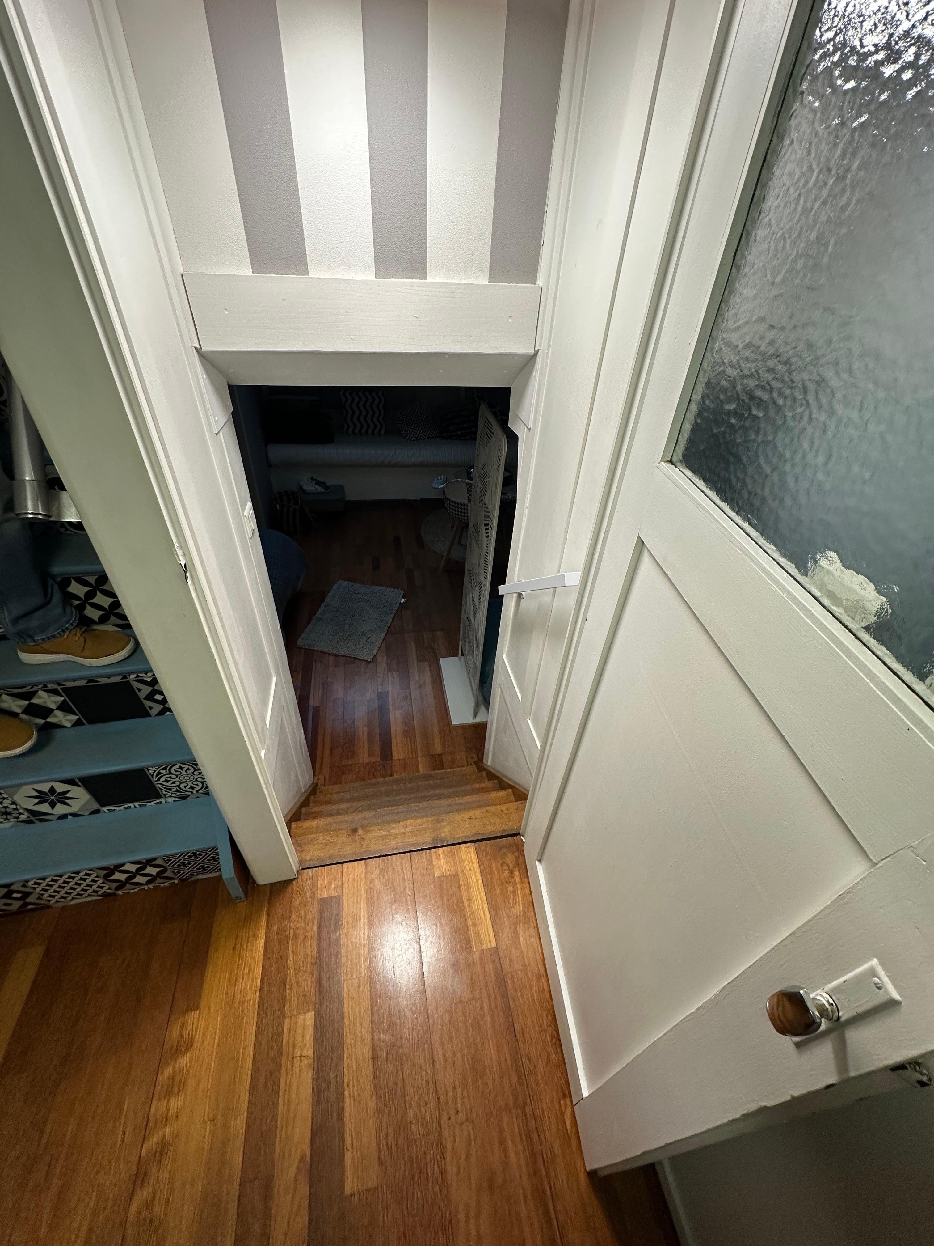 Treppe in den Wohn/Schlafbereich