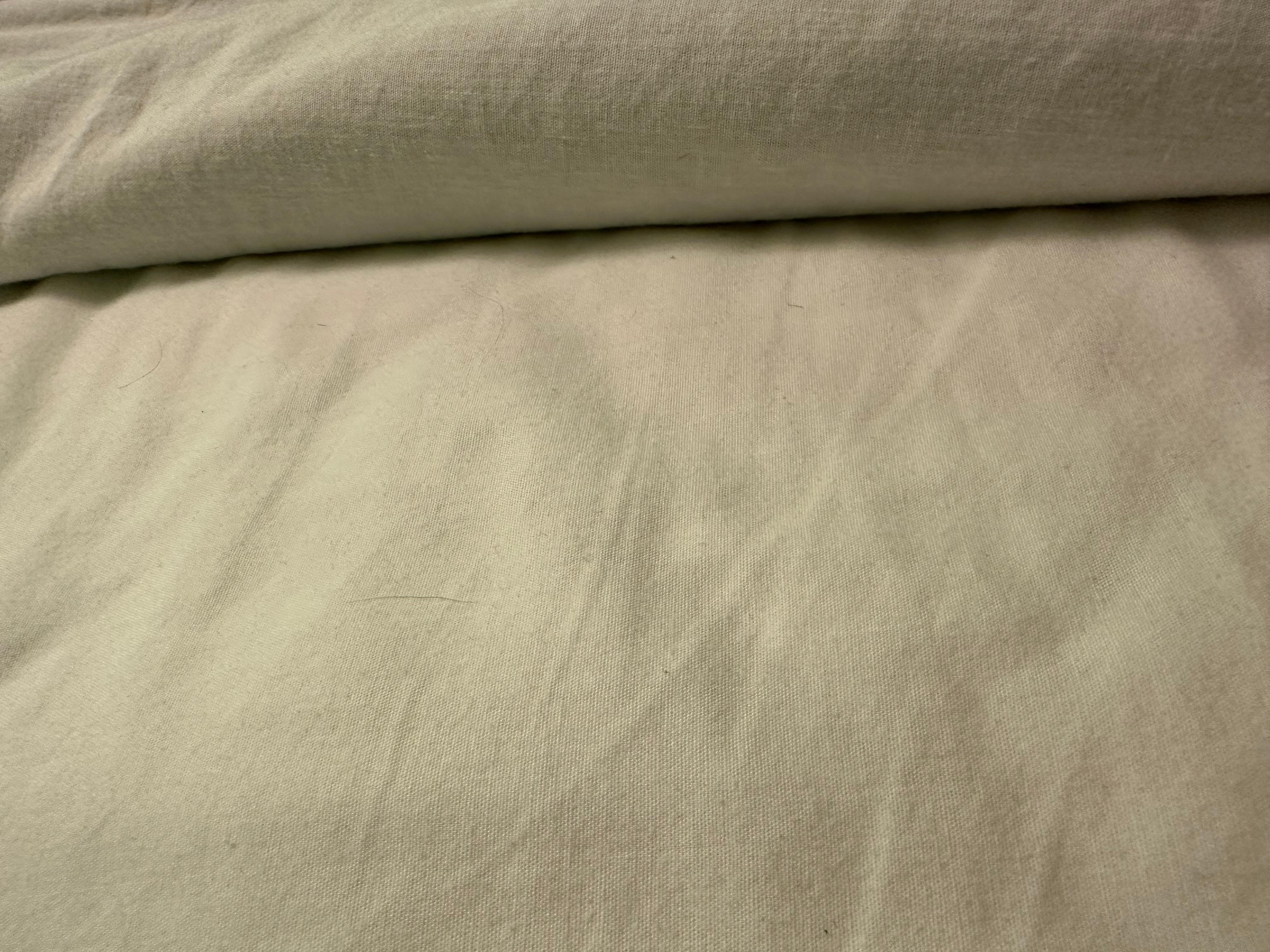 Hair in bed found. Not cleaned prior to arrival. 