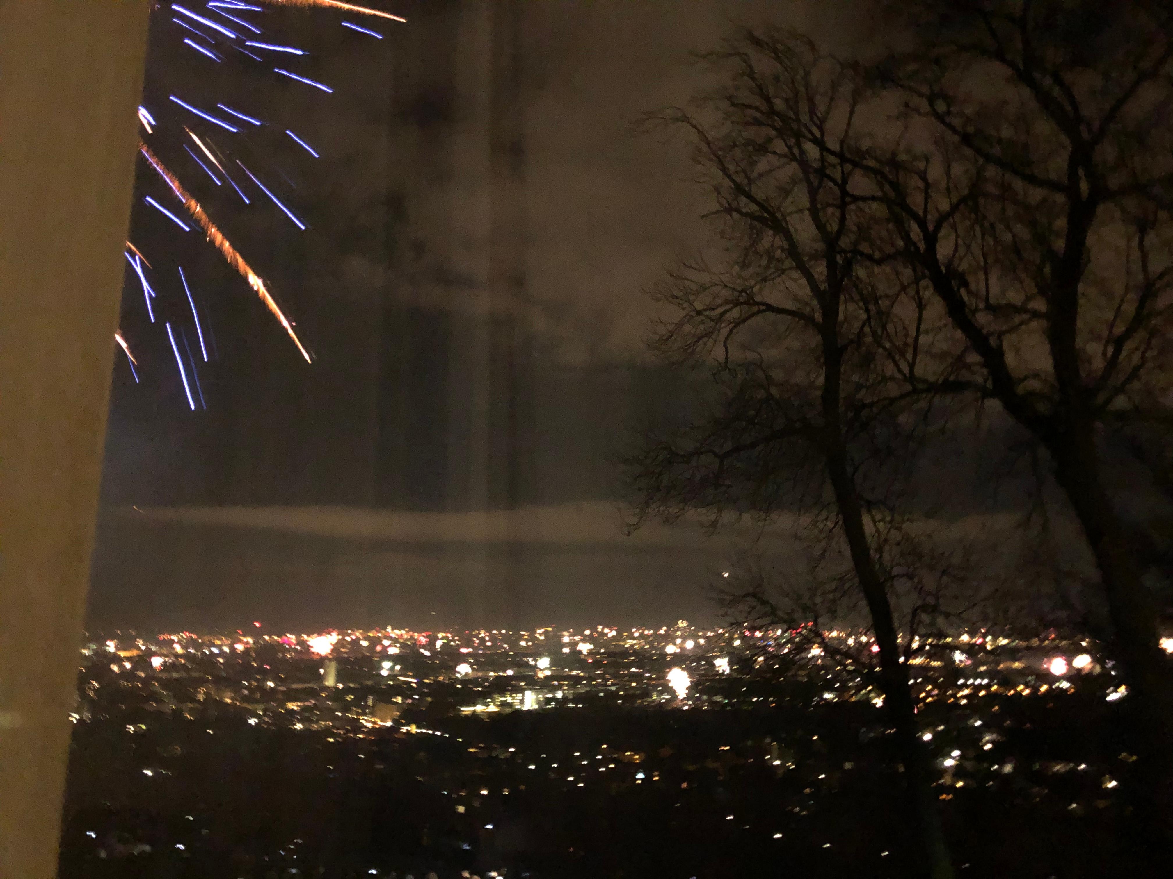 Flott utsikt fra hotellrom! Mange hundre rundt hotellet for å nyte utsikt