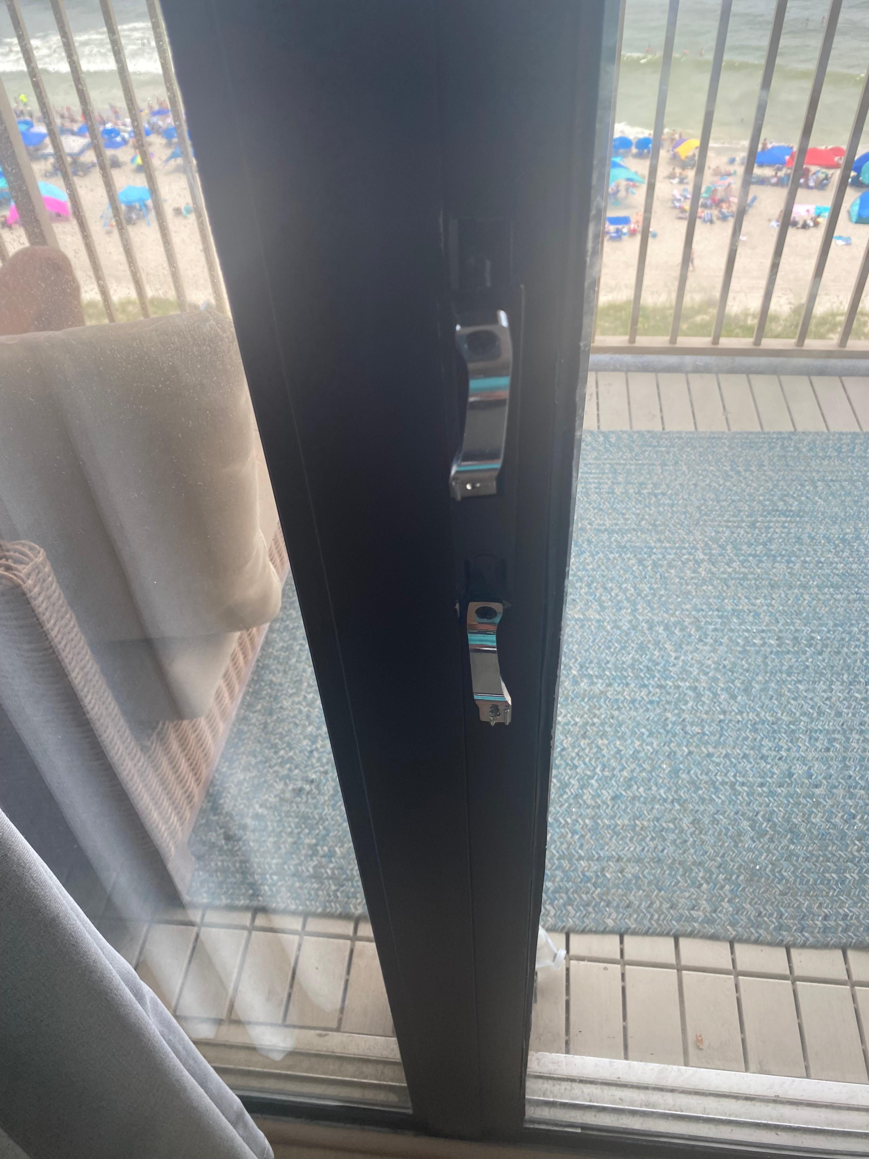 Sliding door handle