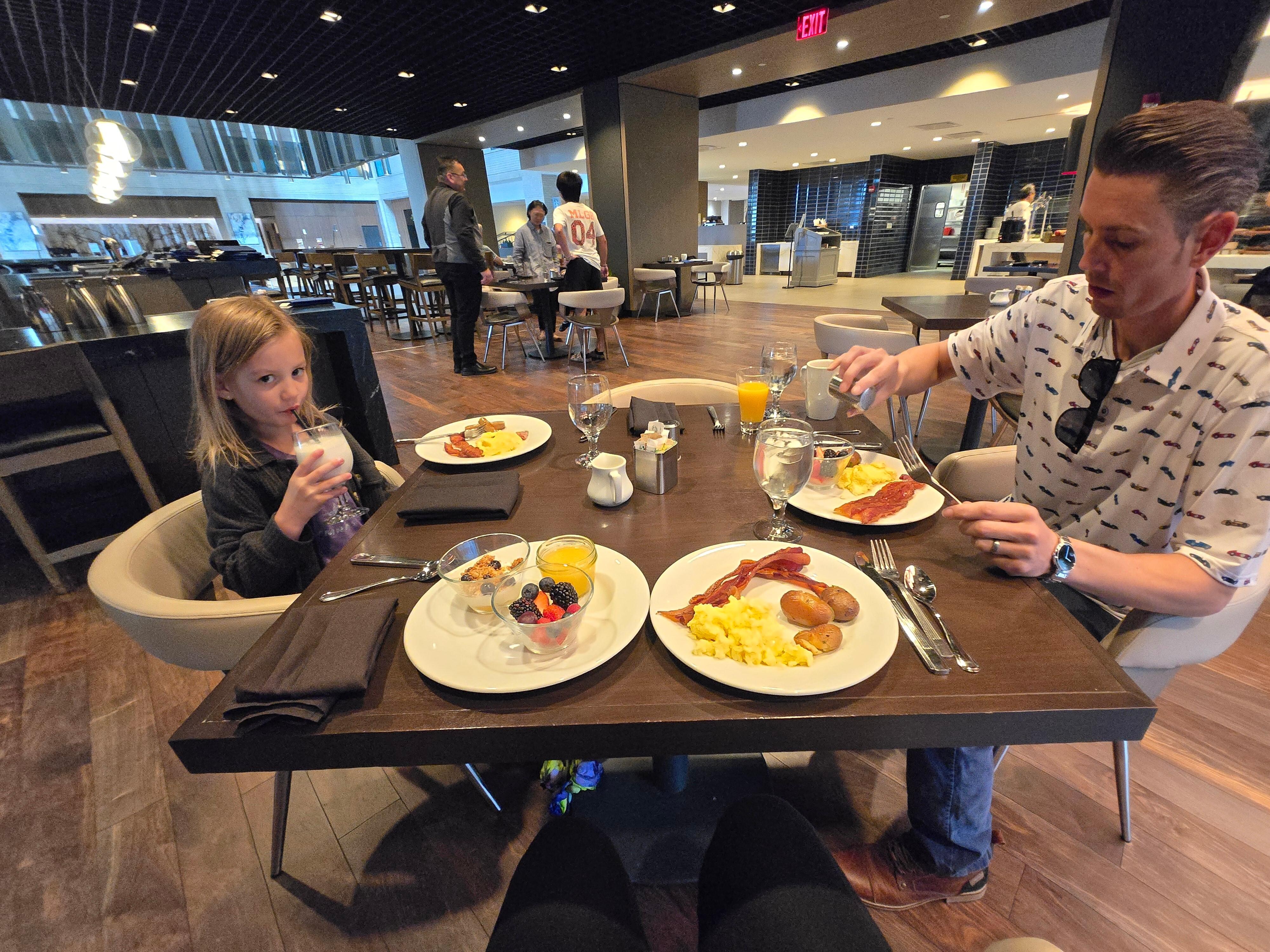 Breakfast was delicious and there was a wide variety of choices. The breakfast host/attendant, Bashkim, was amazing! 