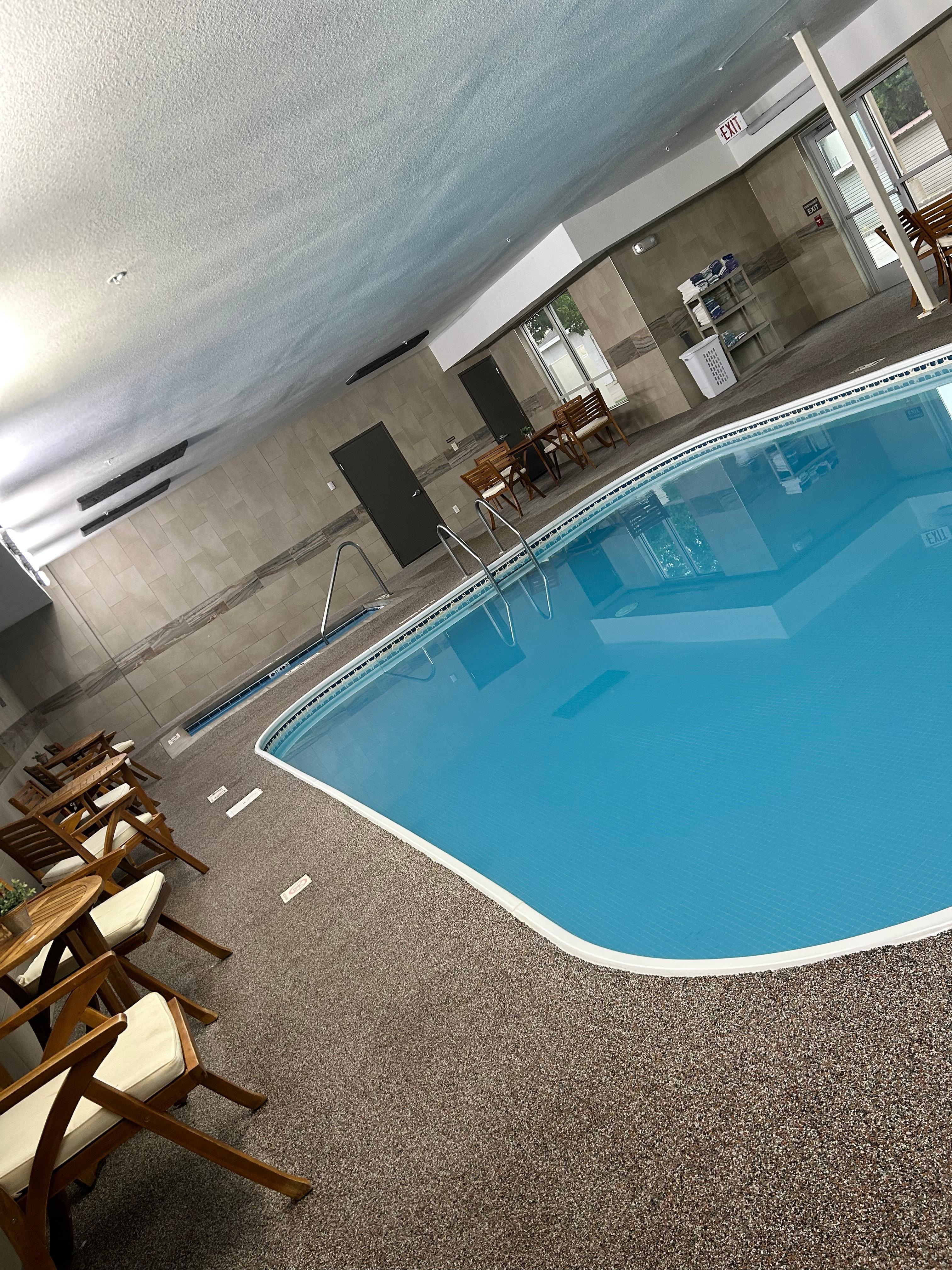 Relaxing pool