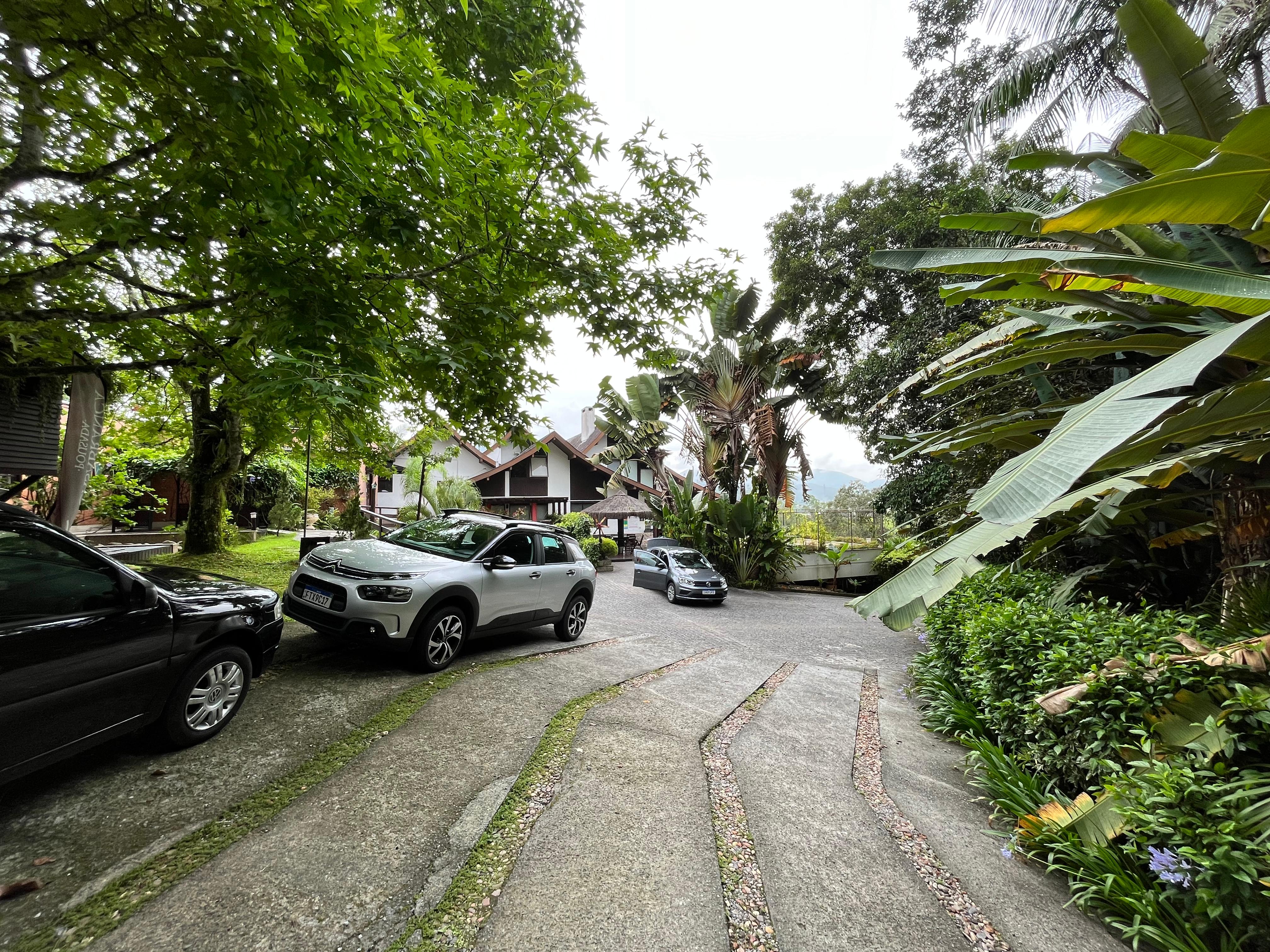 Frente e local de estacionamento