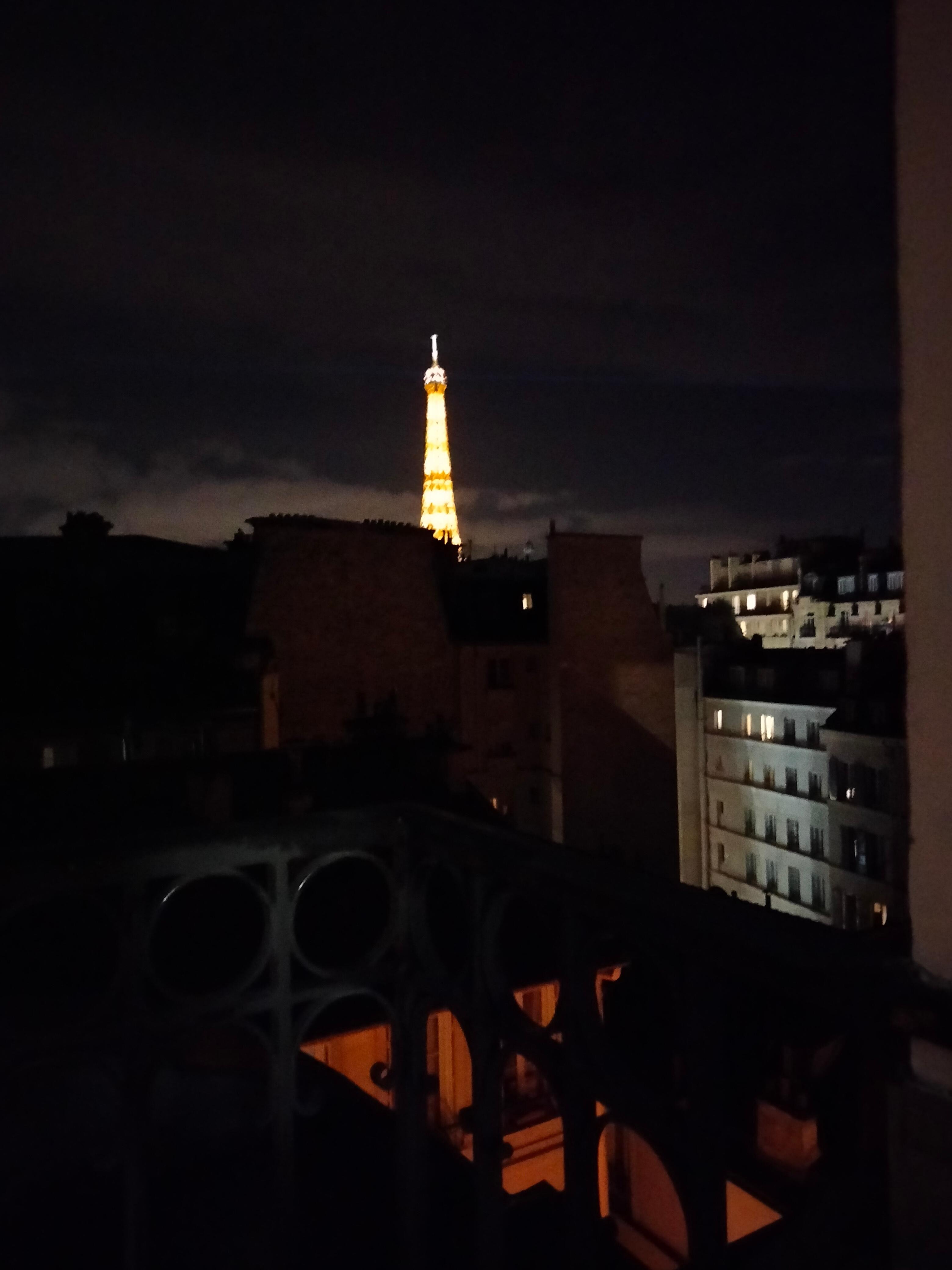 Vue de la fenêtre de la suite Eiffel