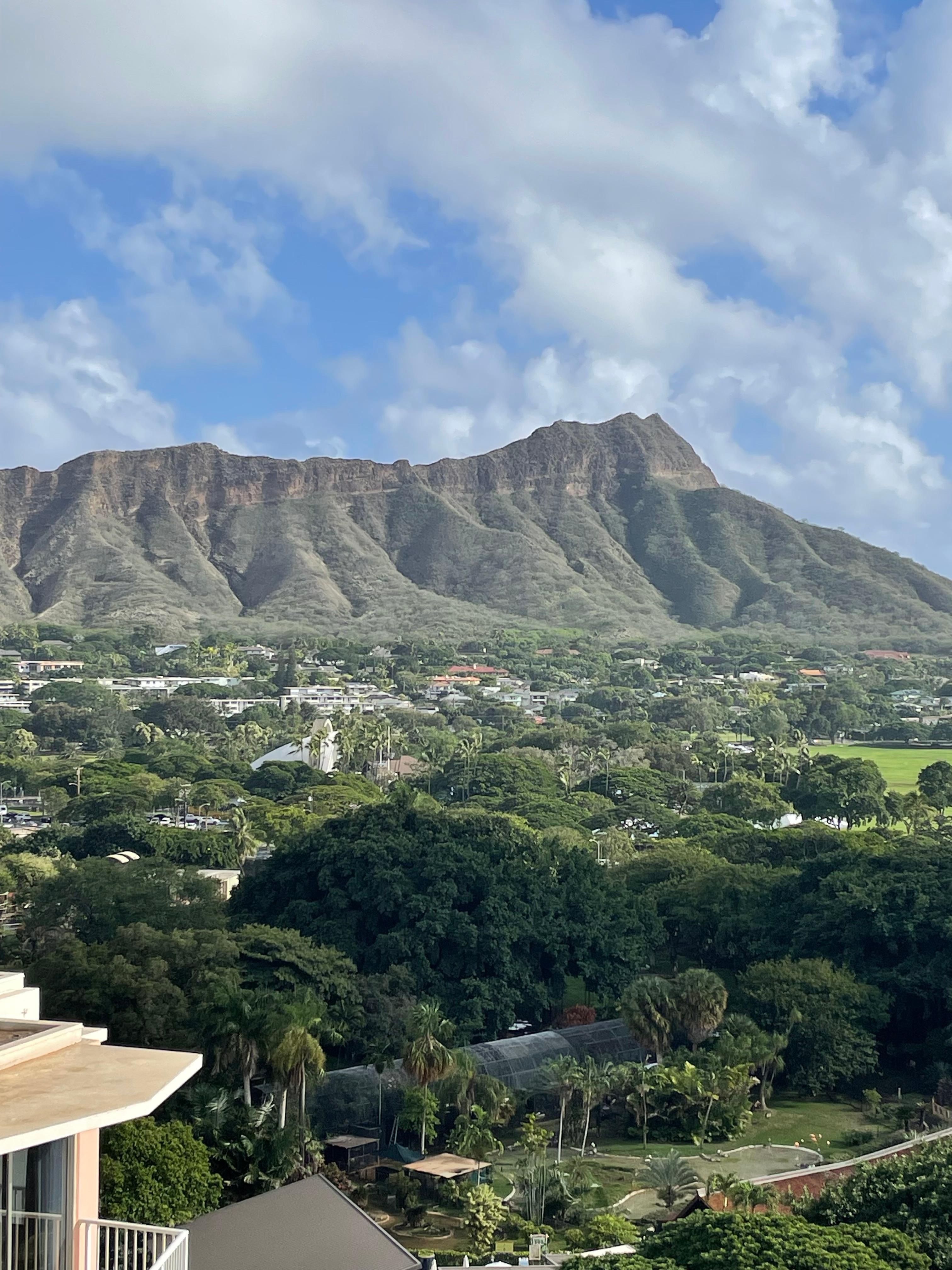 オアフ島のアイコンであるダイヤモンドヘッドも身近に感じることができました。
