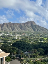 オアフ島のアイコンであるダイヤモンドヘッドも身近に感じることができました。