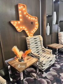 Cute decor, love the Texas thing, western, cowtown, cowboy, boots, and hats!