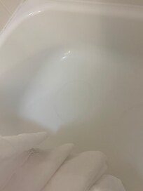 Other stains and dirt in tub