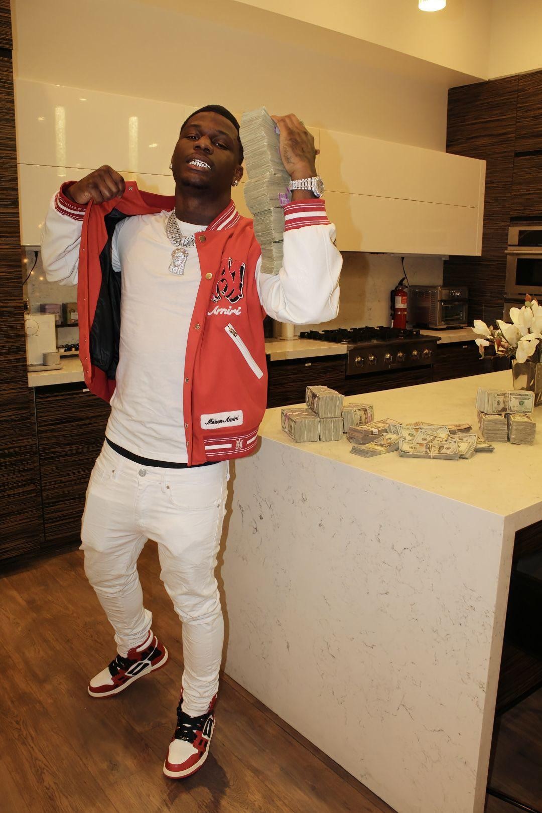 Ran bout a million and a half  dollars through that  thang man bosses in the building!!!